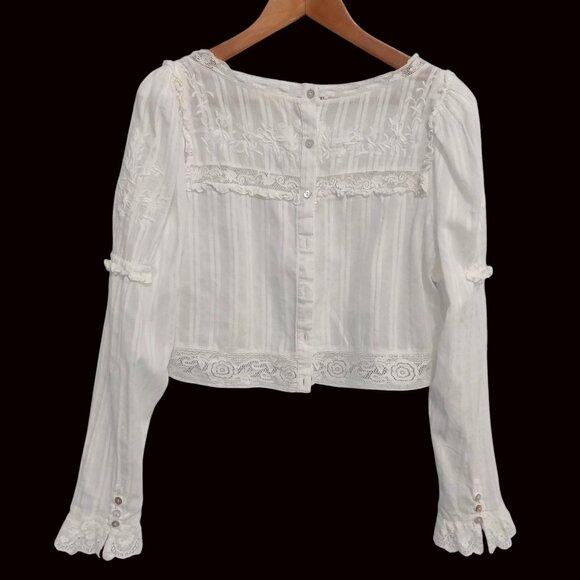 LoveShackFancy Top White 12 Long Sleeves Back Buttons Eyelet Cotton Romantic EUC - Picture 4 of 12